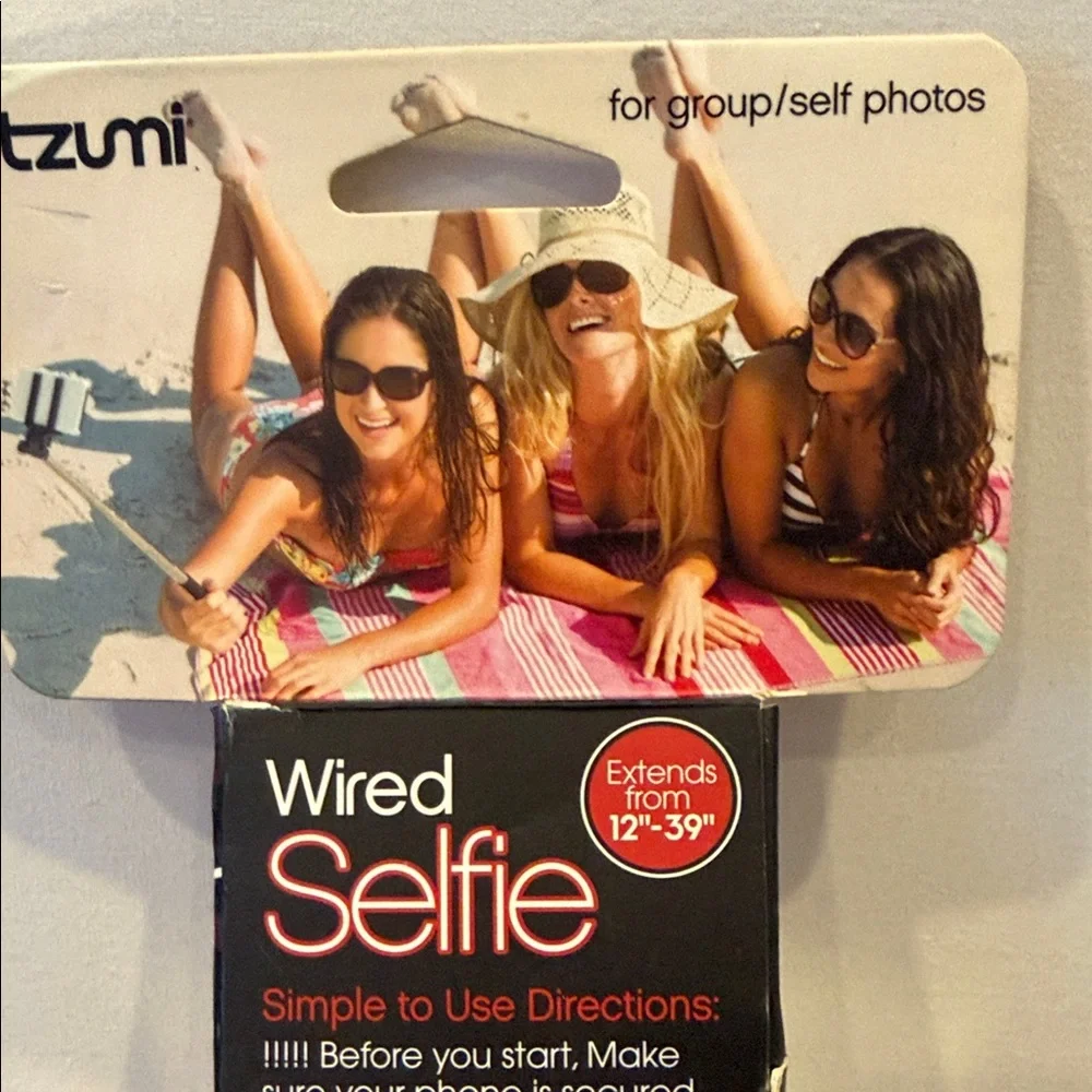 Wired Selfie Stick - Black and Red